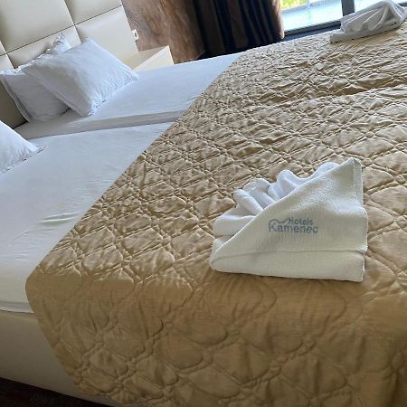 Hotel Kamenec 키텐 외부 사진