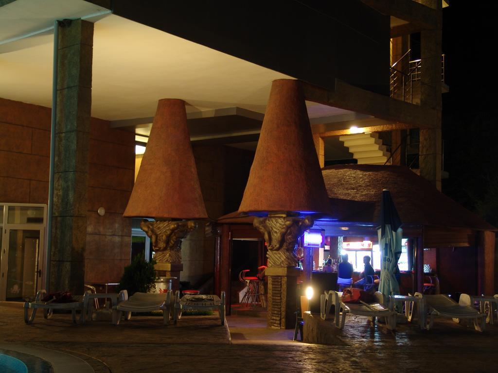 Hotel Kamenec 키텐 외부 사진