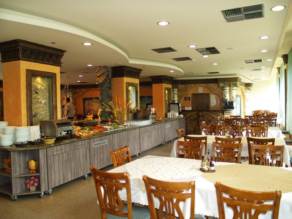 Hotel Kamenec 키텐 외부 사진